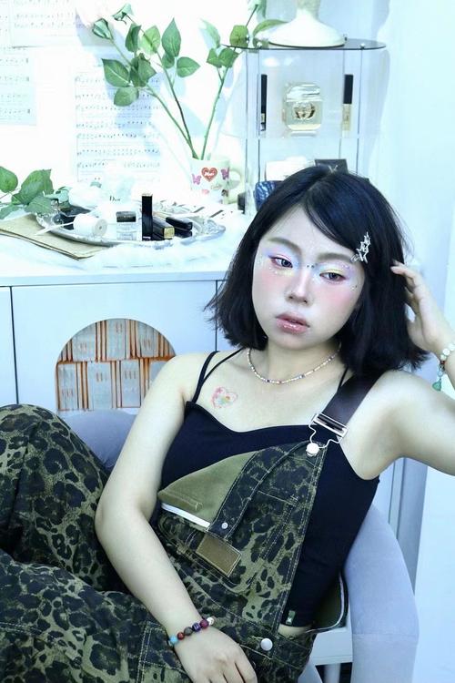 黑丝美女强迫